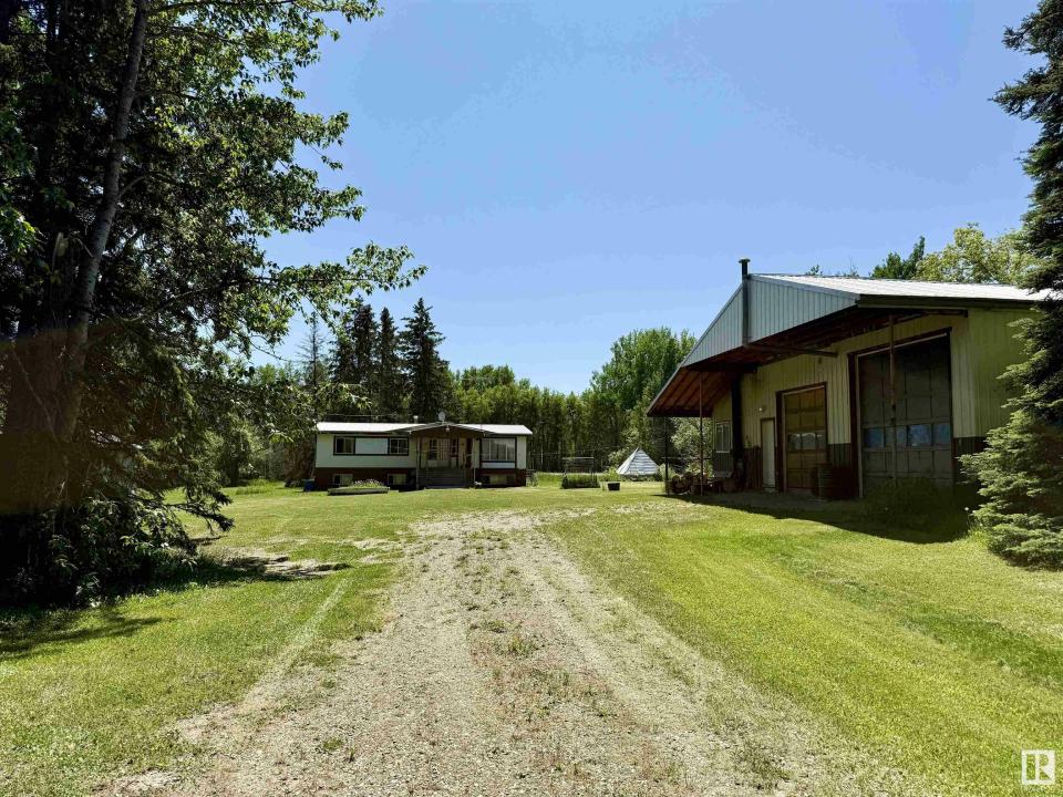 507 LAKESHORE DRIVE BUCK LAKE, Rural Wetaskiwin County, Alberta T0C 0T0, Canada