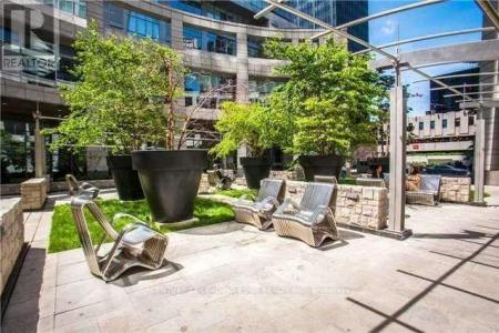 2181 YONGE STREET, Toronto (mount Pleasant West), Ontario M4S 3H7, Canada