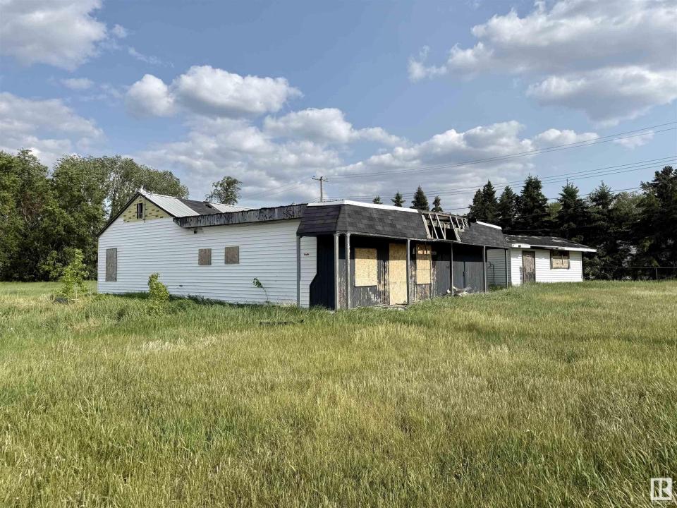 4913 & 4909 49 AVENUE, Glendon, Alberta T0A 1P0, Canada