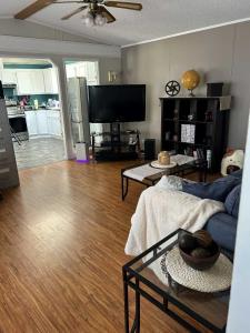 20 HILLPARK MOBILE PARK, Whitecourt, 앨버타주 T7S 1J3, 캐나다