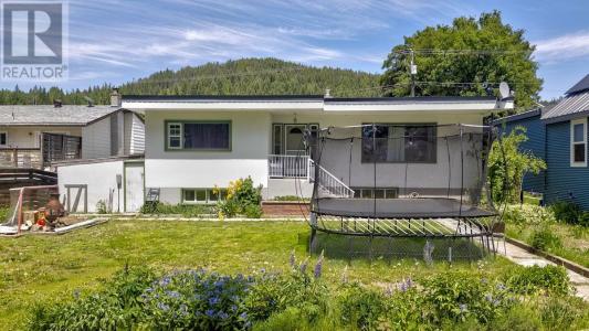 2120 THIRD AVENUE, Rossland, British Columbia V0G 1Y0, Canada