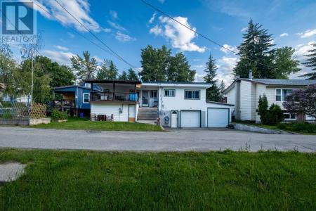 2120 THIRD AVENUE, Rossland, Colúmbia Britânica V0G 1Y0, Canadá