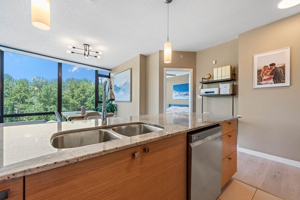 110 BREW STREET, Port Moody, Colúmbia Britânica V3H 0E4, CANADÁ