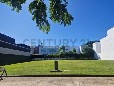 Rakiura - calle America , Luque, Central 00001, Paraguay