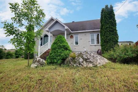 31 Rue du Vieux-Chemin, Témiscouata-sur-le-Lac, Québec G0L 1E0, Canada