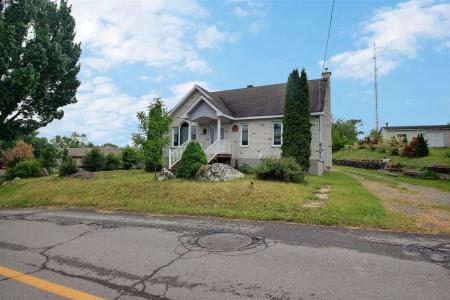 31 Rue du Vieux-Chemin, Témiscouata-sur-le-Lac, Québec G0L 1E0, Canada