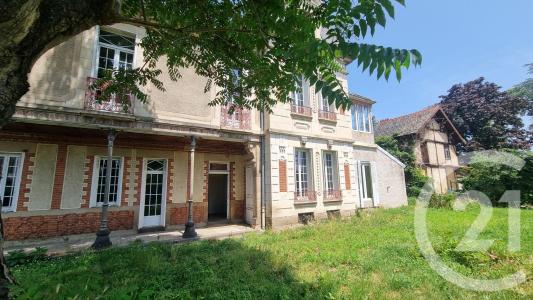 Moulins, Alvernia 03000, Francia