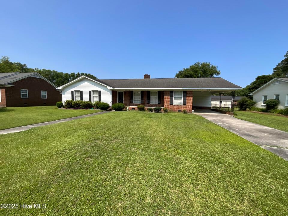 3002 S Elm Street, Greenville, Carolina Do Norte 27858, Estados Unidos