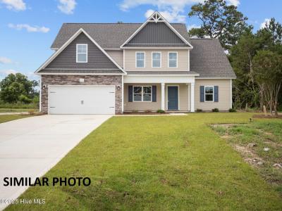 411 Windermere Road, Hubert, North Carolina 28539