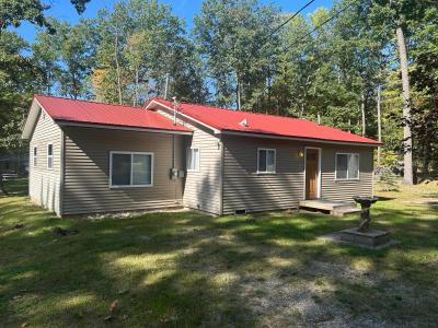 408 Kirkshire Avenue, Roscommon, Michigan 48653, USA