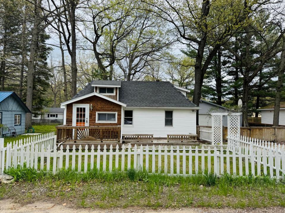 605 Cedar Avenue, Houghton Lake, Michigan 48629, Estados Unidos