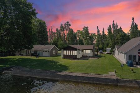 1020 Iroquois Avenue, Prudenville, Michigan 48651, USA