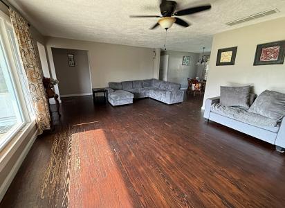 759 S Odon Street, Elnora, Indiana 47529, USA
