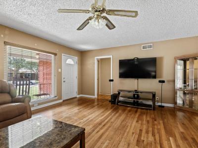 301 Redbud, Ferris, טקסס 75125, ארצות הברית של אמריקה