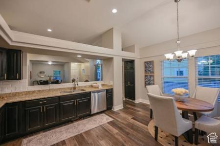 10756 S NAVARRO WAY W, South Jordan, 猶他州 84009, 美國
