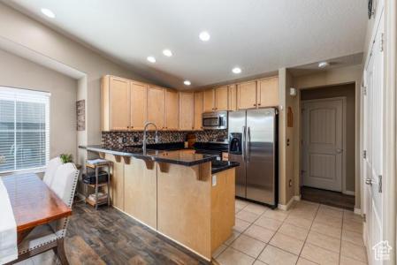 1150 N WILTSHIRE DR W, North Salt Lake, Utah 84054, USA