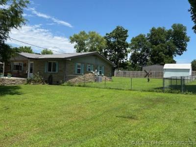 902 NE Rushwood Drive, Stigler, Oklahoma 74462