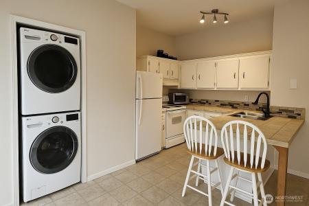 19727 76th Avenue W #A9, Lynnwood, Washington 98036, USA