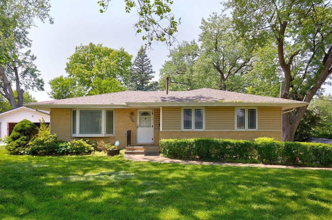 3922 73rd Street, Urbandale, Iowa 50322, USA