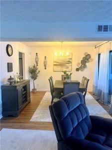 1044 Mariners Court, Stone Mountain, גאורגיה 30083, ארצות הברית של אמריקה