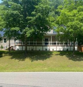 1082 Caudill Fork, Staffordsville, Kentucky 41256, USA