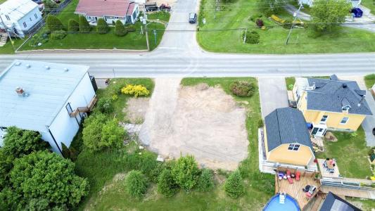 3480 Av. Royale, Saint-Ferréol-les-Neiges, Quebec G0A 3R0, Kanada