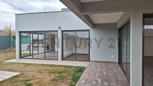 Bº GARDENS , Mayor Drummond, Mendoza 5507, Argentina