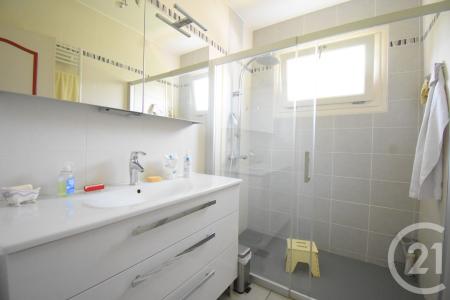 Creuzier Le Vieux, Auvernia 03300, Francia