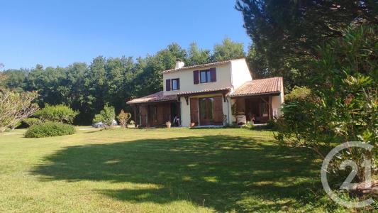 Saintes, Poitou-Charentes 17100, France
