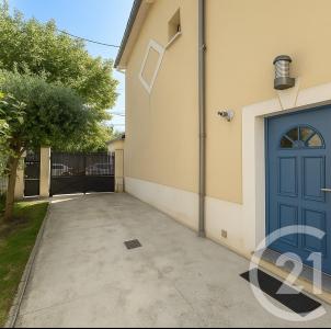 Stains, Île-de-France 93240, França