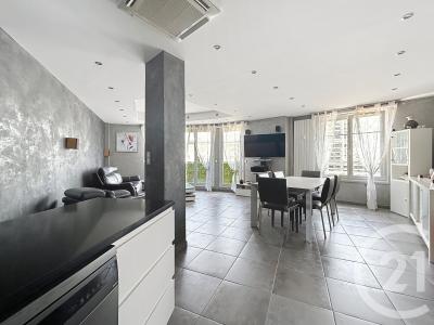 Courbevoie, Île-de-France 92400, アキタン