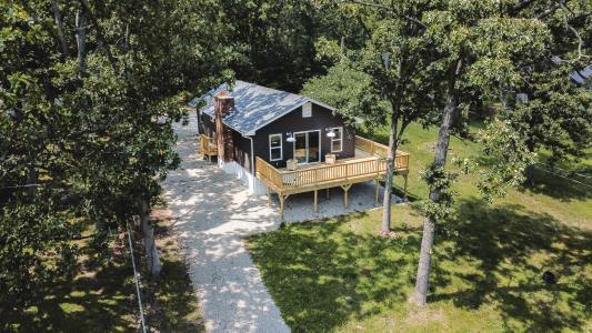 1339 Lakeshore Drive, Cuba, Missouri 65453, USA