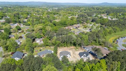 130 Cambridge Court, Calhoun, Georgia 30701
