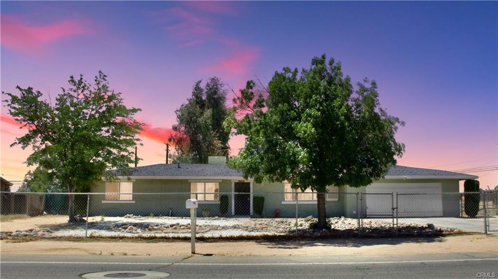 21861 Ramona Ave., Apple Valley, California 92307, Estados Unidos