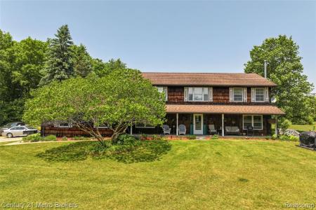 1938 Mayfield, Lapeer, Michigan 48446, USA