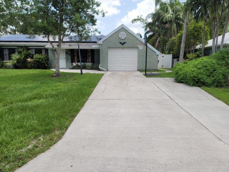 679 SW Belmont Circle, Port Saint Lucie, Florida 34953