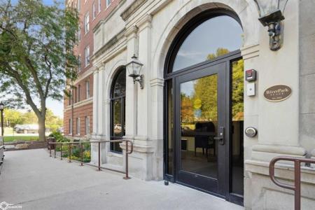 610 N. 4th. 1B St., Burlington, Iowa 52601, États-Unis