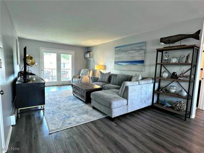 7374 Eisenhower Drive unit: 5 5, Boardman, Ohio 44512, USA