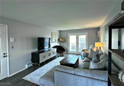 7374 Eisenhower Drive unit: 5 5, Boardman, Ohio 44512, USA