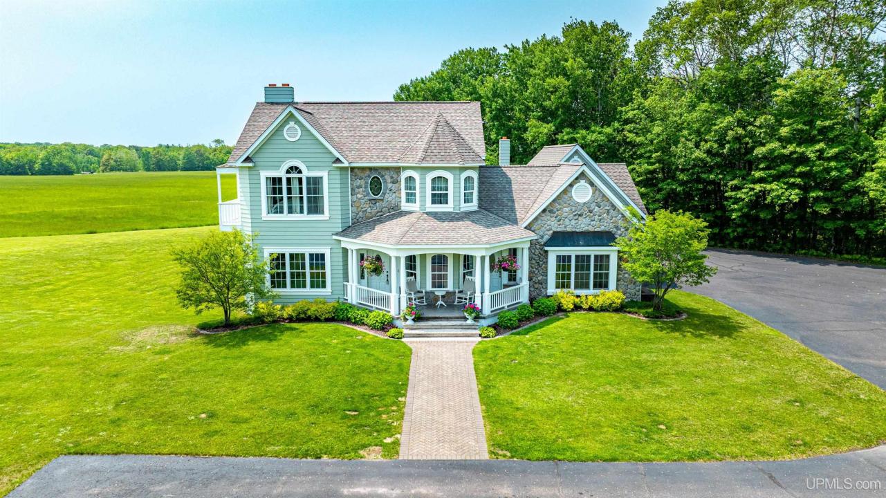 20333 Boundary Rd, Chassell, Michigan 49916, USA