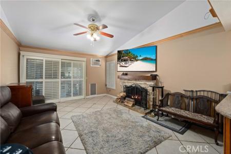 5647 Redwood Ave, Palmdale, Kaliforniya 93551, Amerika Birleşik Devletleri