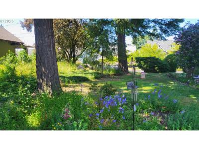 7020 NE Stanton ST, Portland, אורגון 97213, ארצות הברית של אמריקה