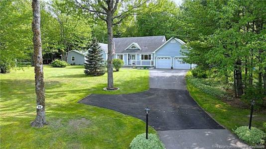 22 LYNX LANE, Hanwell, New Brunswick E3C 1M9, Canada