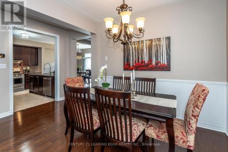 7 MCCANN CRESCENT, Bradford West Gwillimbury (bradford), אונטריו L3Z 0G5, קנדה 