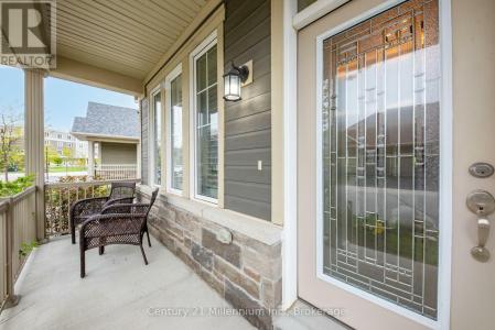 74 KARI CRESCENT, Collingwood, オンタリオ L9Y 0Z7, カナダ