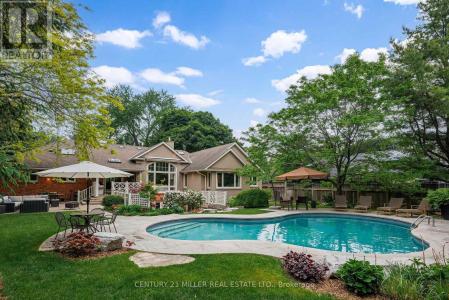 272 MAPLE GROVE DRIVE, Oakville (mo Morrison), Онтарио L6J 4V5, Канада