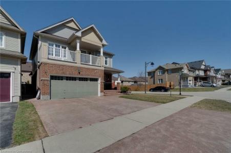 230 ENGLISH LANE, Brantford, Ontario N3T 0K2, Canadá