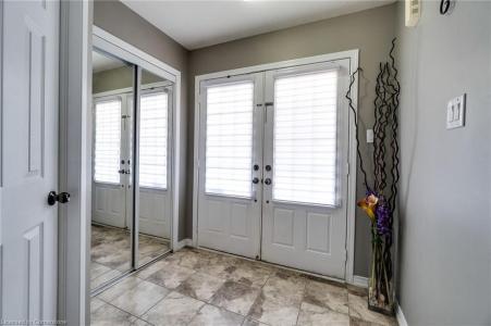 230 ENGLISH LANE, Brantford, Ontario N3T 0K2, Canadá