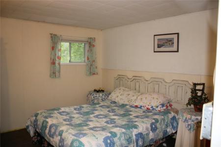 1281 HOSKINS ROAD, Seymour Arm, British Columbia V0E 2V2, Canada