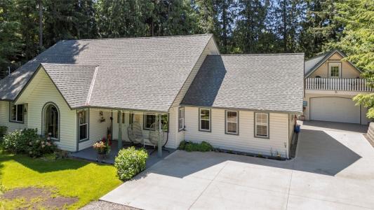 1047 WHARF ROAD, Scotch Creek, British Columbia V0E 1M5, Canada